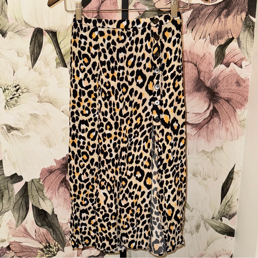 ASTR THE LABEL Leopard Midi Button Front Skirt